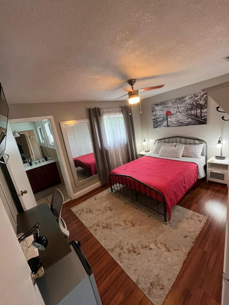 Queen Room with Garden View interior